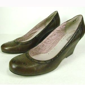Seychelles Size 8 1/2 Brown Closed Toe 3" Wedge